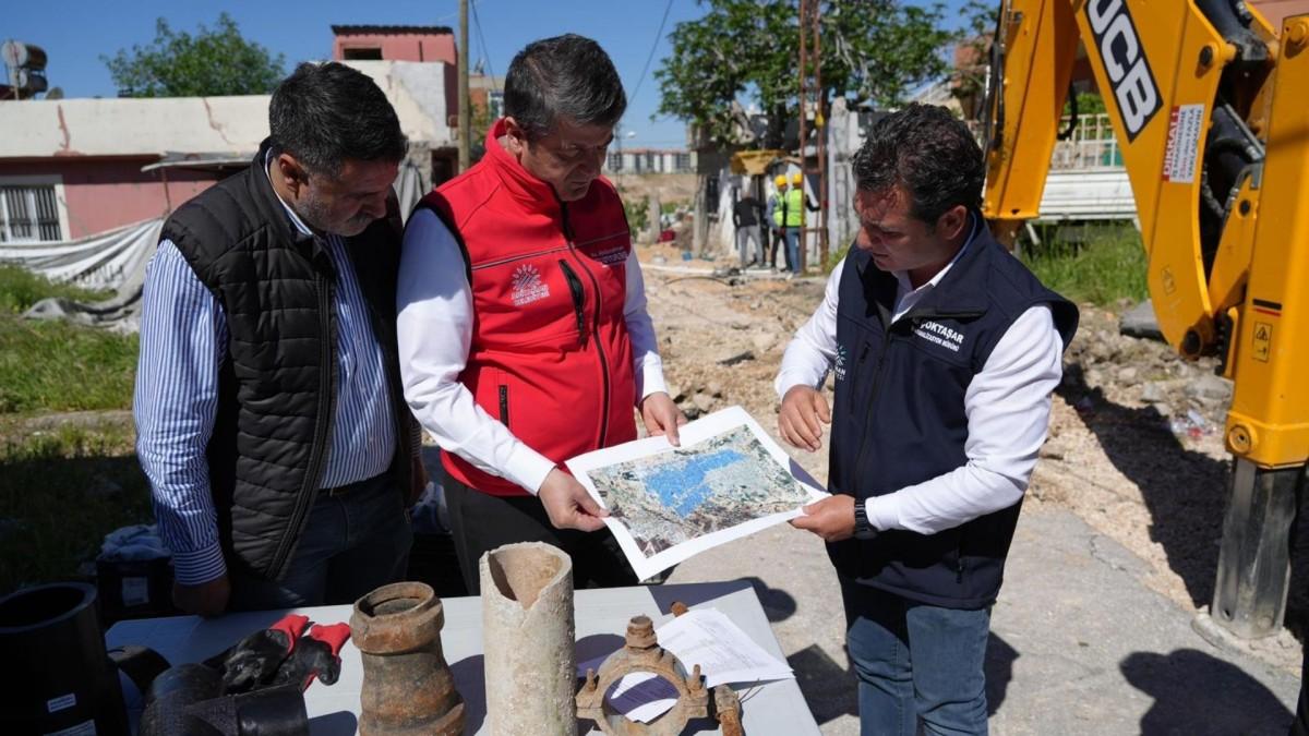 Başkan Tutdere eski ve yeni boruları karşılaştırdı: 564 kilometre tamamlandı - Videolu Haber