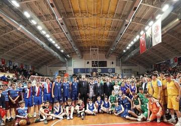 Başkan Büyükakın'dan gençlere “Kardeş Pası"