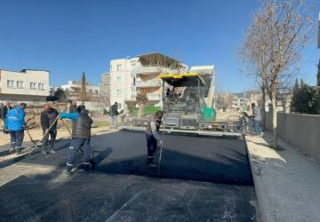 Yeni Mahalle’de asfalt çalışmaları sürüyor
