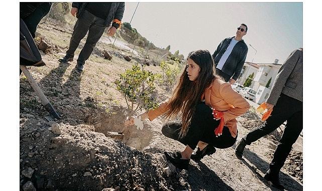 Çeşme'de 411 fidan, binlerce adım, tek bir söz: “İstanbul Sözleşmesi yaşatır"