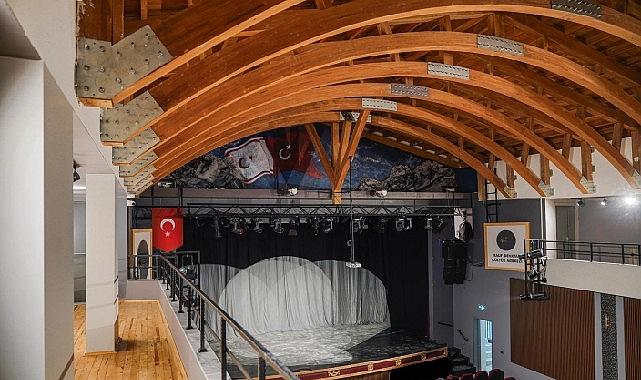 Kültür ve Sanat Kenti Ayvalık'a 300 Kişilik Salon…