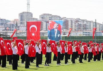 19 Mayıs Atatürk'ü Anma, Gençlik ve Spor Bayramı Aliağa'da Coşkuyla Kutlandı