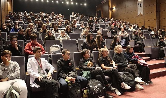 Maltepe'de uygulamalı afet eğitimleri devam ediyor