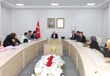 Vali Varol, iş arayan vatandaşları kabul etti