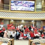 Antalya Büyükşehir Meclisi'nde koltuklar çocuklarda