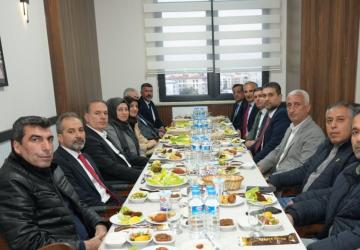 Ali Tosun, eğitimcilerle Ramazan iftarında bir araya geldi