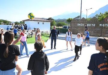 Başkan Topaloğlu'ndan sporculara mangal partisi