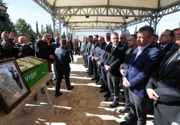 Özgür Özel, Zeynal Bakır’ın cenaze törenine katıldı