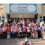 Büyükşehir'den geleceğin sporcularına malzeme desteği