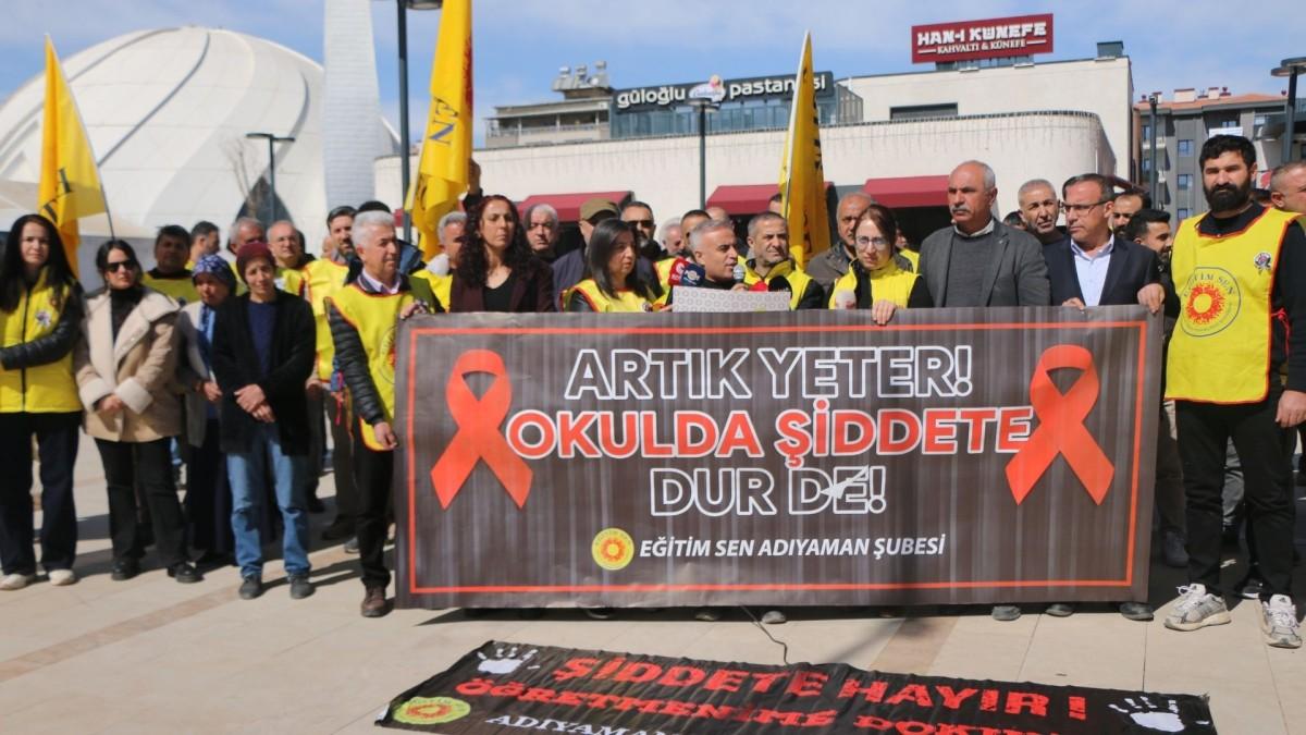 Eğitim-Sen Adıyaman Şubesi: ‘Okullarda artan şiddetin sorumlusu önleyici adım atmayanlardır’ - Videolu Haber