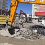 Kahta’da yıkım molozları, esnafı mağdur ediyor