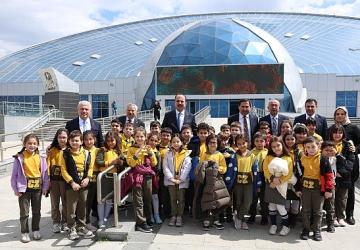 Konya Protokolü Bilim Merkezi'nde Öğrencilerle Buluştu