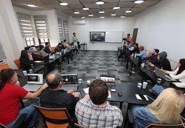 Konya Büyükşehir Personeline Yapay Zekâ Odaklı Eğitim Programı Düzenlendi