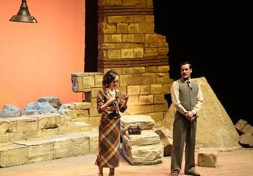 Bakırköy Belediye Tiyatroları'nda Yeni Dönem: 'Ay Tedirginliği' Galasında Yıldızlar Geçidi!