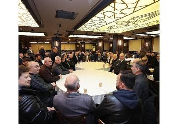 Ziraatçılar, Başkan Büyükakın'ı çay içmeden bırakmadı