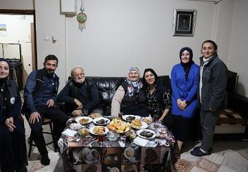 Kartepe'de Yalnızlıklar Paylaşılıyor