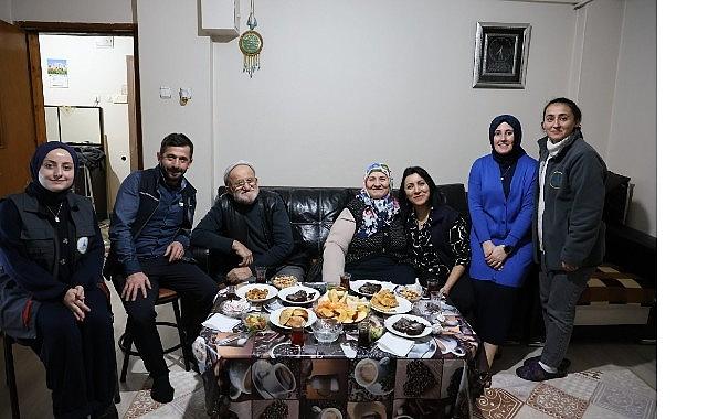 Kartepe'de Yalnızlıklar Paylaşılıyor