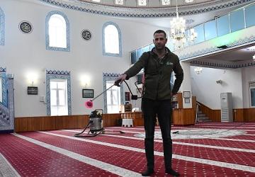 Torbalı'da Camiler Ramazan'a Hazır: Belediyeden Kapsamlı Temizlik