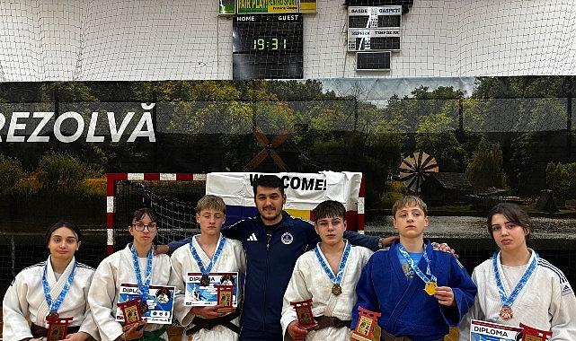 Kağıtspor'un başarısı her geçen gün katlanarak artıyor; “Kağıtspor harikalar yaratıyor"