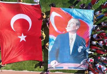 23 Nisan’da Adıyaman’da Renkli Kutlamalar: Minik Vali’den 'Radar' Talimatı - Videolu Haber