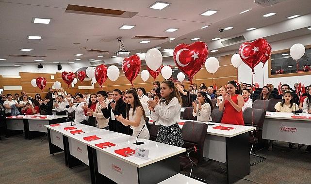 23 Nisan ruhu Bornova'da çocukların sesiyle yükseldi