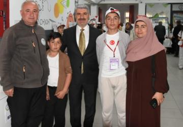 Başkan Alkan, TÜBİTAK 4006 Bilim Fuarı’nı ziyaret etti