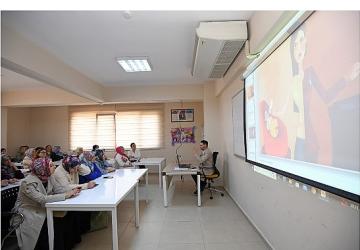 Osmangazi Belediyesi'nden 'Kadın ve Toplum' Başlıklı Söyleşi