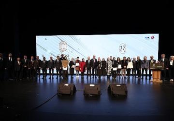 Vali Akın ile Başkan Altay 17. Altın Dokunuşlar Festivali'ni ve Gazze Kermesi'ni Açtı
