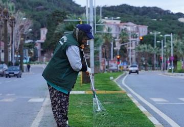 Ayvalık Belediyesi Bahar Hazırlıklarını Sürdürüyor