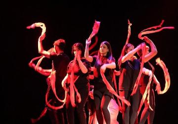 40 yıllık tiyatroculara taş çıkarttılar