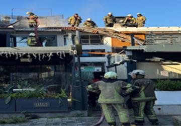 İzmir'de itfaiyenin hızlı müdahalesi faciayı önledi