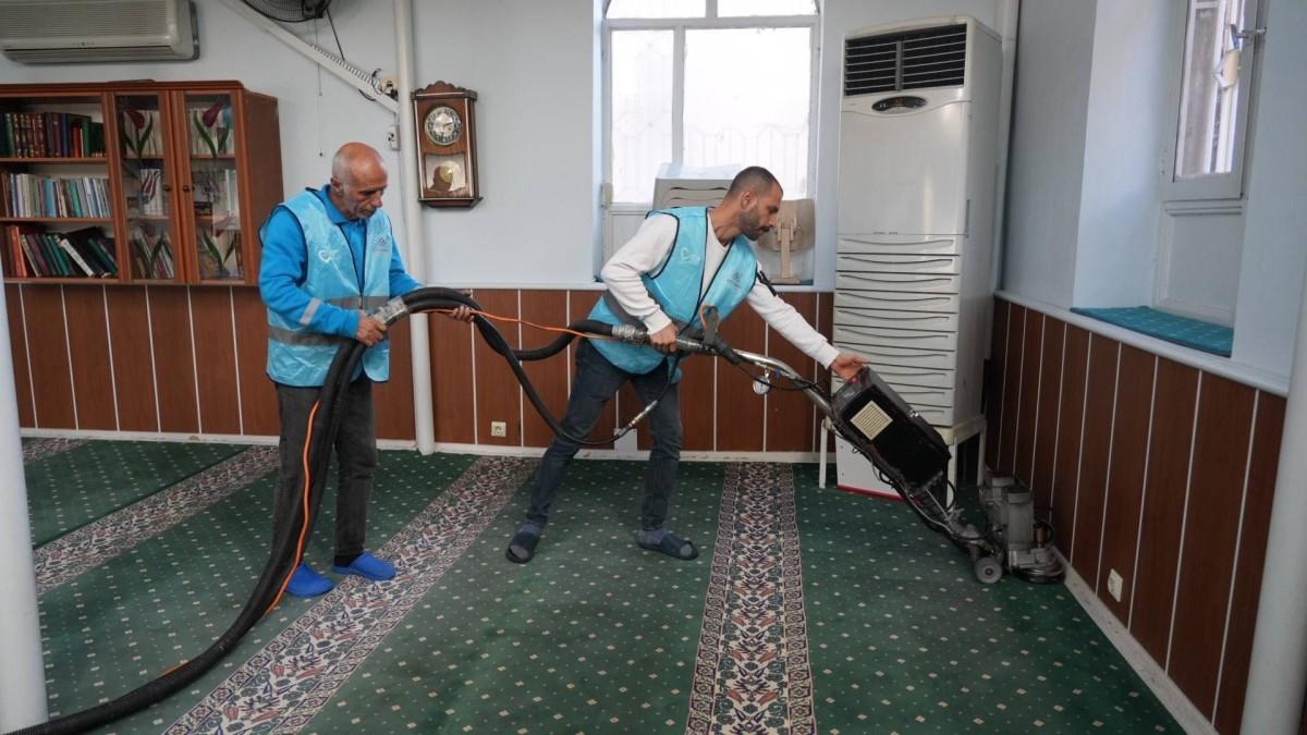 Adıyaman Belediyesi’nden ibadethanelerde yoğun temizlik çalışması - Videolu Haber