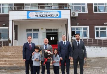 Vali Varol, Samsat Merkez İlkokulu öğrencileriyle buluştu