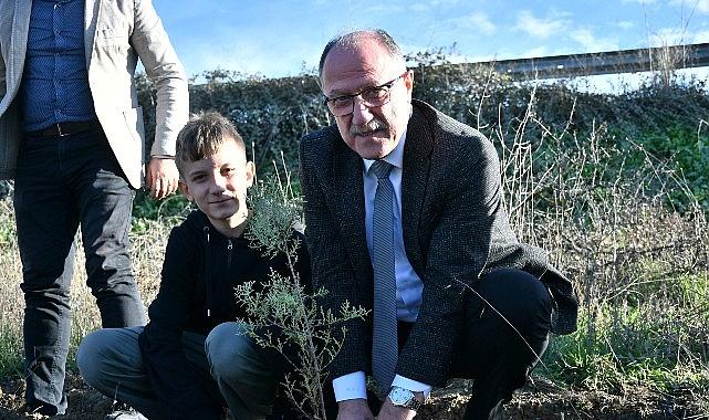 Belediye Başkanı Nergiz Karaağaçlı Öztürk'ten Fidan Dikimine Destek