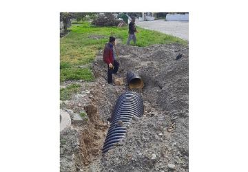 Edremit'te yağışlara karşı önlem: Narlı'da yağmur suyu hattı çalışmaları