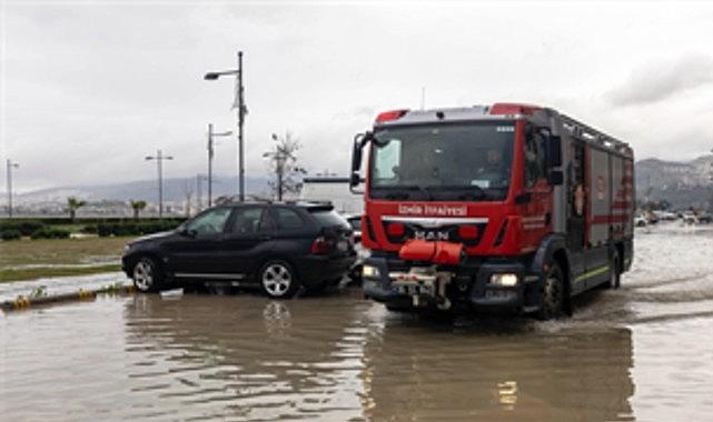 Ege kıyılarında basınç 991 mb'a düştü, deniz 85 santimetre yükseldi