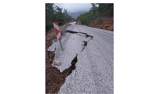 Büyükşehir ekiplerinden Alacami Yolu'nda heyelan çalışması