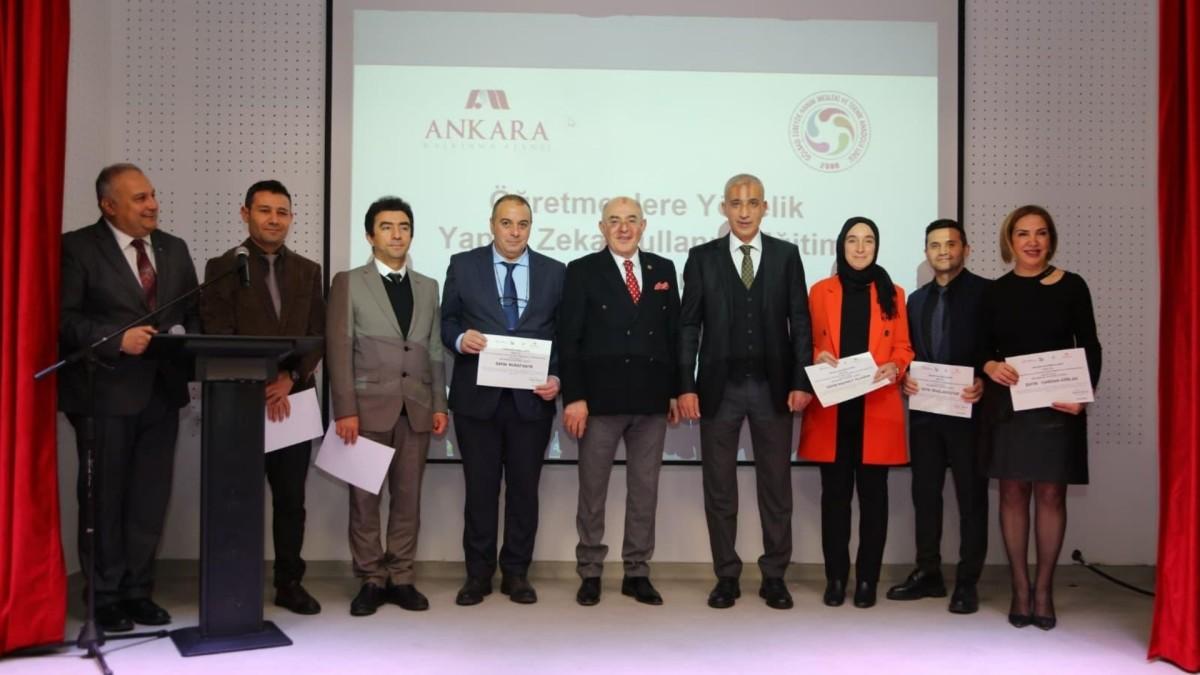 Gölbaşı ilçesinde öğretmenlere ‘yapay zekâ eğitimi’ sertifika töreni