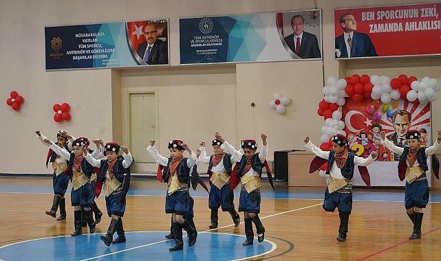 Edremit'te 23 Nisan coşkuyla kutlandı