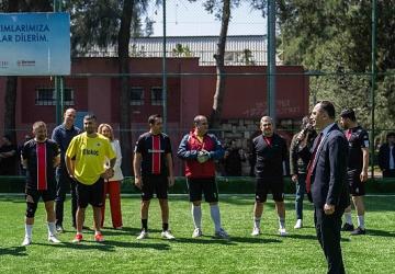 Birimler arası futbol turnuvasında ilk vuruşu Başkan Eşki yaptı