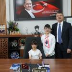 Başkan Tutdere, 23 Nisan’da koltuğunu çocuklara devretti - Videolu Haber