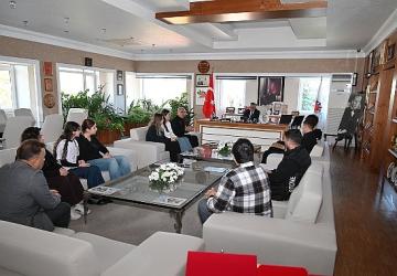 Öğrencilerden Başkan Topaloğlu'na teşekkür ziyareti