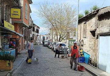 Ayvalık'ta Temizlik Seferberliği Sürüyor