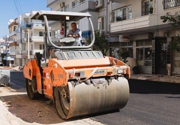 Başkan Yiğit Düğmeye Bastı: Balçova'da Asfalt Çalışmaları Yeniden Hız Kazandı