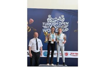 Bağcılar Belediyesi personeli Emine Arslan, Kick Boks Dünya Kupası Şampiyonu oldu