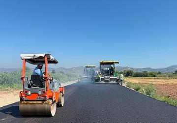 Başkan Çerçioğlu'nun Öncülüğünde Aydın'ın Tüm İlçelerinde Yol Yapım ve Yenileme Çalışmaları Devam Ediyor