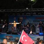 Dikili'de, 19 Mayıs coşkusu meydanlara taştı