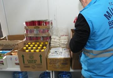 Milas Belediyesi Gıda Kolisi Dağıtımlarını Sürdürüyor