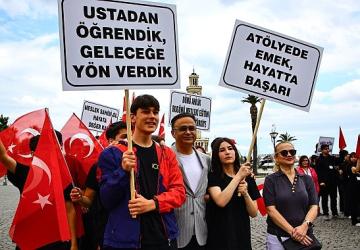 Maarifin Kalbinde Marifetli Gençlik" Kortej Yürüyüşü Gerçekleştirildi