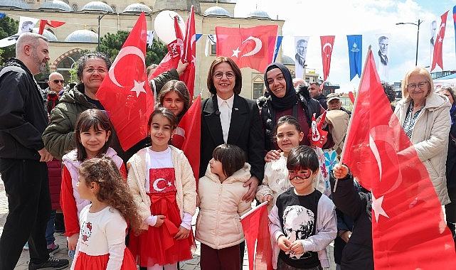 Maltepe'nin Cumhuriyet Meydanı'nda 23 Nisan coşkusu